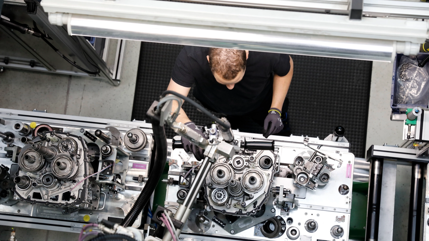 Beim hochverschuldeten Getriebehersteller ZF-Friedrichshafen wurde ein Bündnis für Wettbewerbsfähigkeit und Beschäftigungssicherung geschlossen.