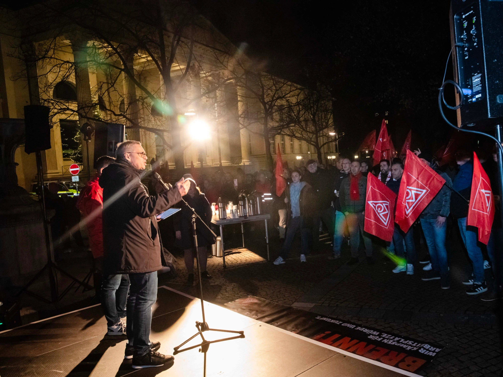 Gewerkschaft mahnt vor dem Landtag, Auf der Bühne: Thorsten Gröger