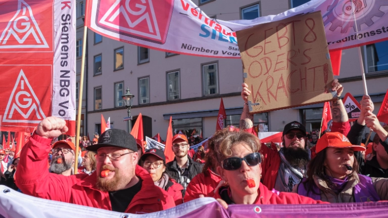 Demo und Kundgebung 3. M+E-Tarifverhandlung in Augsburg