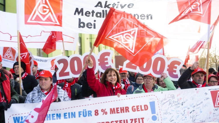Tarifrunde Textil- und Bekleidungsindustrie: Kundgebung und Demonstration zur 2. Verhandlung in Ingolstadt