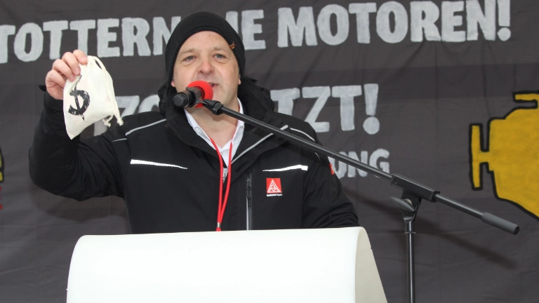 Lautstarke Kundgebung vor der ersten Tarifverhandlung in München